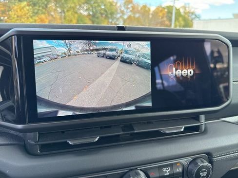 Used 2024 Jeep Wrangler Sahara image 15