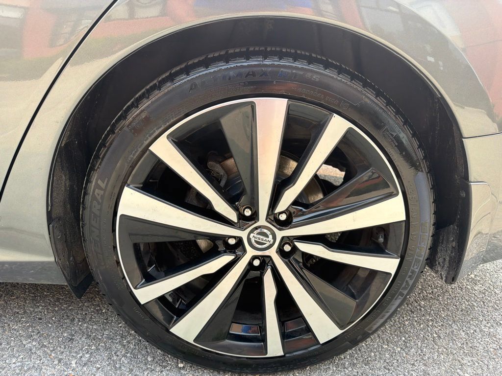 Used 2022 Nissan Altima 2.0 SR FWD image 11