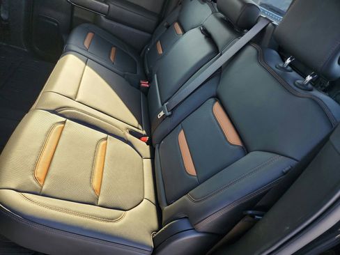 Used 2019 GMC Sierra 1500 AT4 w/ AT4 Premium Package image 23