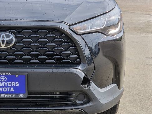 Used 2025 Toyota Corolla Cross L FWD image 4