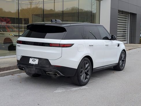 Used 2024 Land Rover Range Rover Sport SE image 8