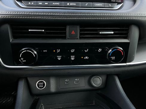 Used 2023 Nissan Rogue S image 28