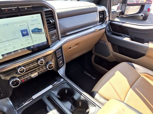 Used 2022 Ford F150 Lariat image 33