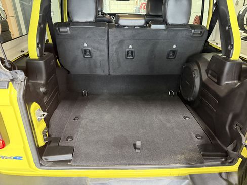 Used 2023 Jeep Wrangler Unlimited Rubicon 4xe w/ Safety Group AWD/4WD image 34