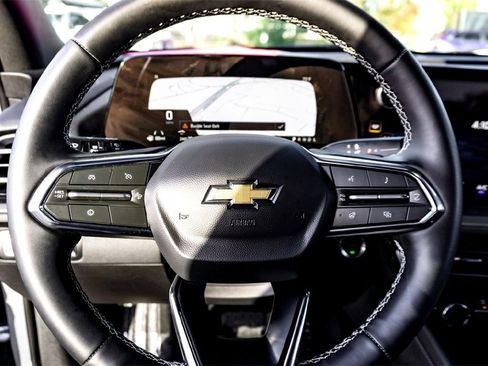 Used 2026 Chevrolet Traverse LT image 15