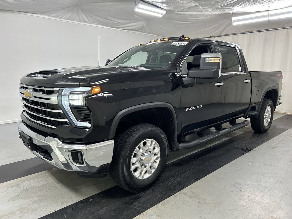 Used 2024 Chevrolet Silverado 3500 LTZ w/ LTZ Premium Package AWD/4WD image 5