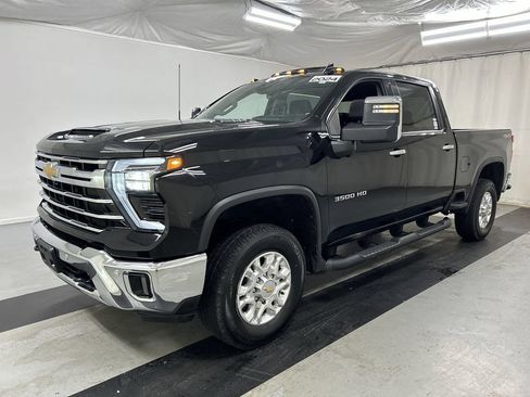 Used 2024 Chevrolet Silverado 3500 LTZ w/ LTZ Premium Package AWD/4WD image 5