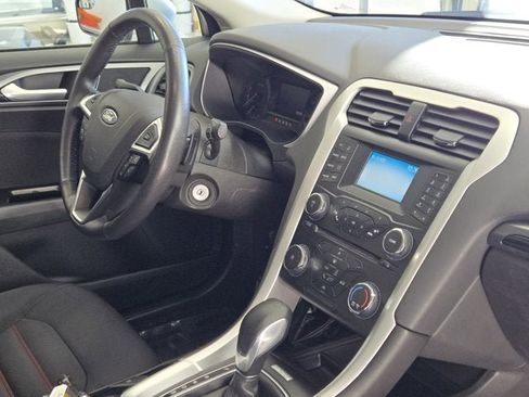 Used 2015 Ford Fusion SE w/ Equipment Group 201A image 6