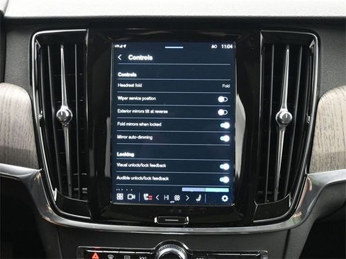 Used 2024 Volvo V90 B6 Cross Country Plus image 16