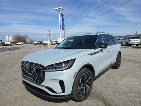 New 2025 Lincoln Aviator Reserve w/ Equipment Group 201A image 9