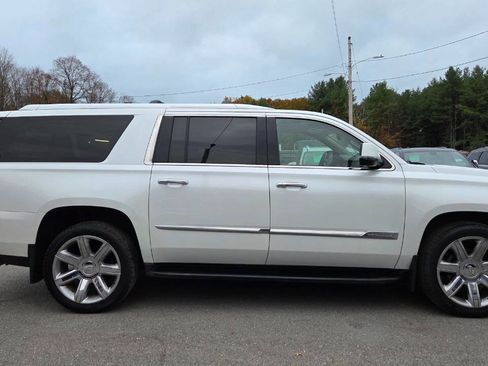Used 2016 Cadillac Escalade ESV Premium image 14