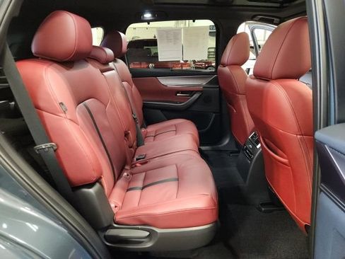 Certified 2025 MAZDA CX-70 3.3 Turbo S w/ Premium Package image 30