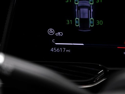 Used 2023 Cadillac Escalade ESV V image 17