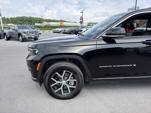Used 2025 Jeep Grand Cherokee L Limited w/ Trailer Tow Package AWD/4WD image 11