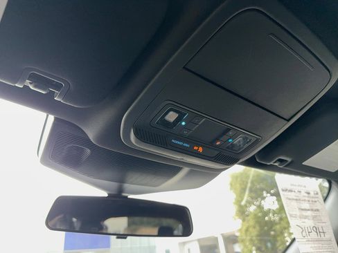 Used 2020 Ford Explorer XLT w/ Equipment Group 202A image 23