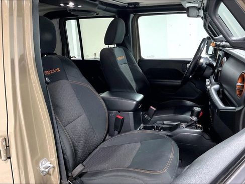 Used 2020 Jeep Gladiator Mojave w/ Trailer Tow Package image 8