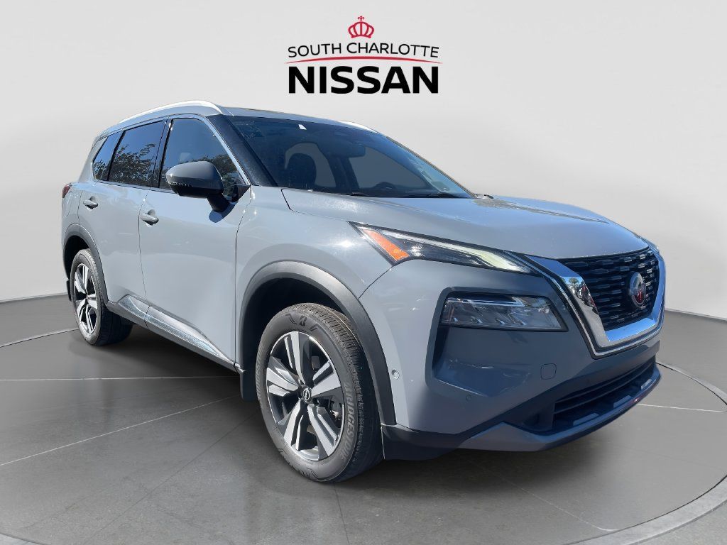 Used 2023 Nissan Rogue SL w/ SL Premium Package FWD image 2