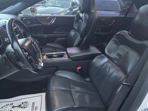 Used 2019 Lincoln Continental Select image 14
