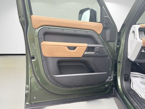 New 2026 Land Rover Defender 110 X-Dynamic SE AWD/4WD image 22