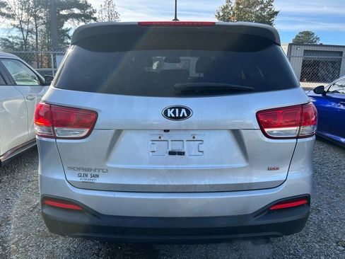 Used 2018 Kia Sorento L image 6