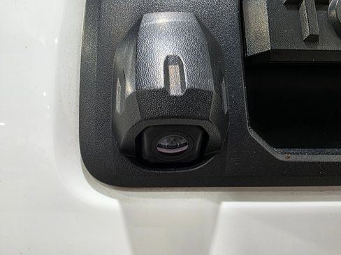 Used 2018 Toyota Tacoma TRD Sport image 25