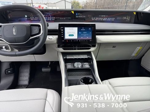 New 2026 Lincoln Nautilus Premier image 6