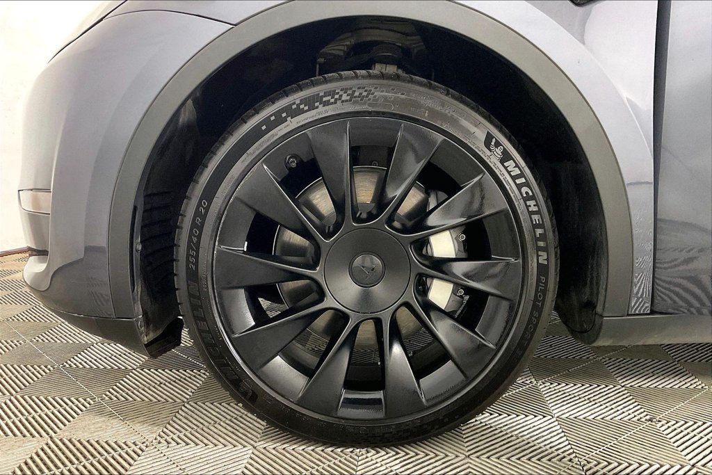 Used 2023 Tesla Model Y Long Range AWD/4WD image 8