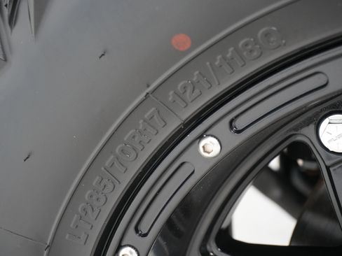 Used 2016 Nissan Frontier SV image 22