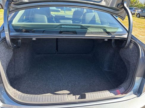 Used 2025 Volkswagen Jetta SE image 30