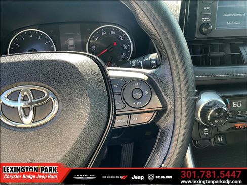Used 2019 Toyota RAV4 XLE AWD/4WD image 12