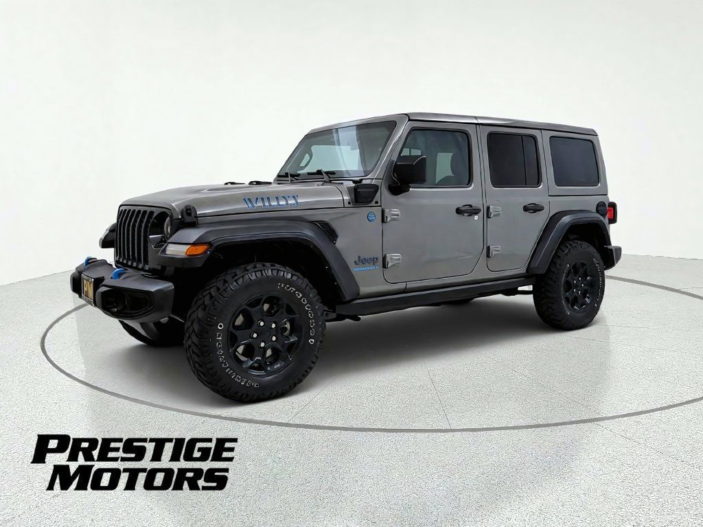 Used 2023 Jeep Wrangler Unlimited w/ Cold Weather Group AWD/4WD image 3