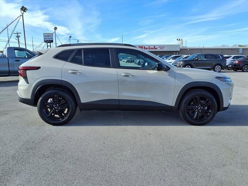 New 2026 Chevrolet Trax ACTIV w/ Sunroof Package image 4