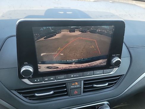 Used 2019 Nissan Altima 2.5 SV image 13