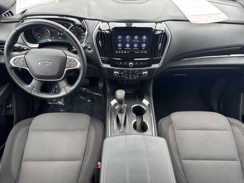 Used 2023 Chevrolet Traverse LT FWD image 9