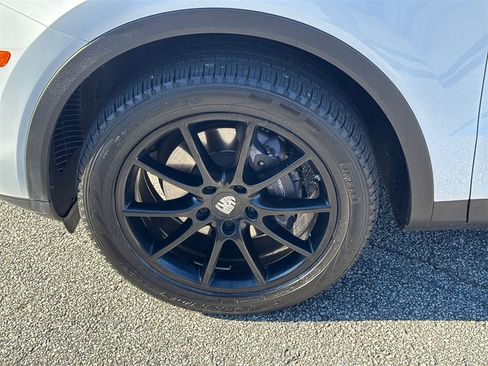 Used 2019 Porsche Cayenne image 11