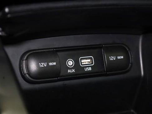 Used 2017 Kia Sorento LX w/ LX Convenience Package image 20