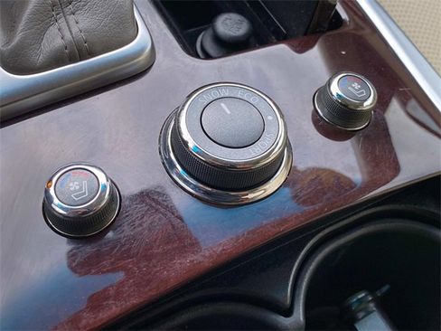 Used 2015 INFINITI Q70 3.7 image 28