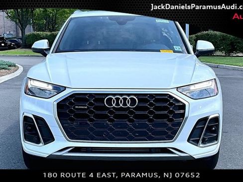 Used 2023 Audi Q5 2.0T Premium w/ Convenience Package AWD/4WD image 3