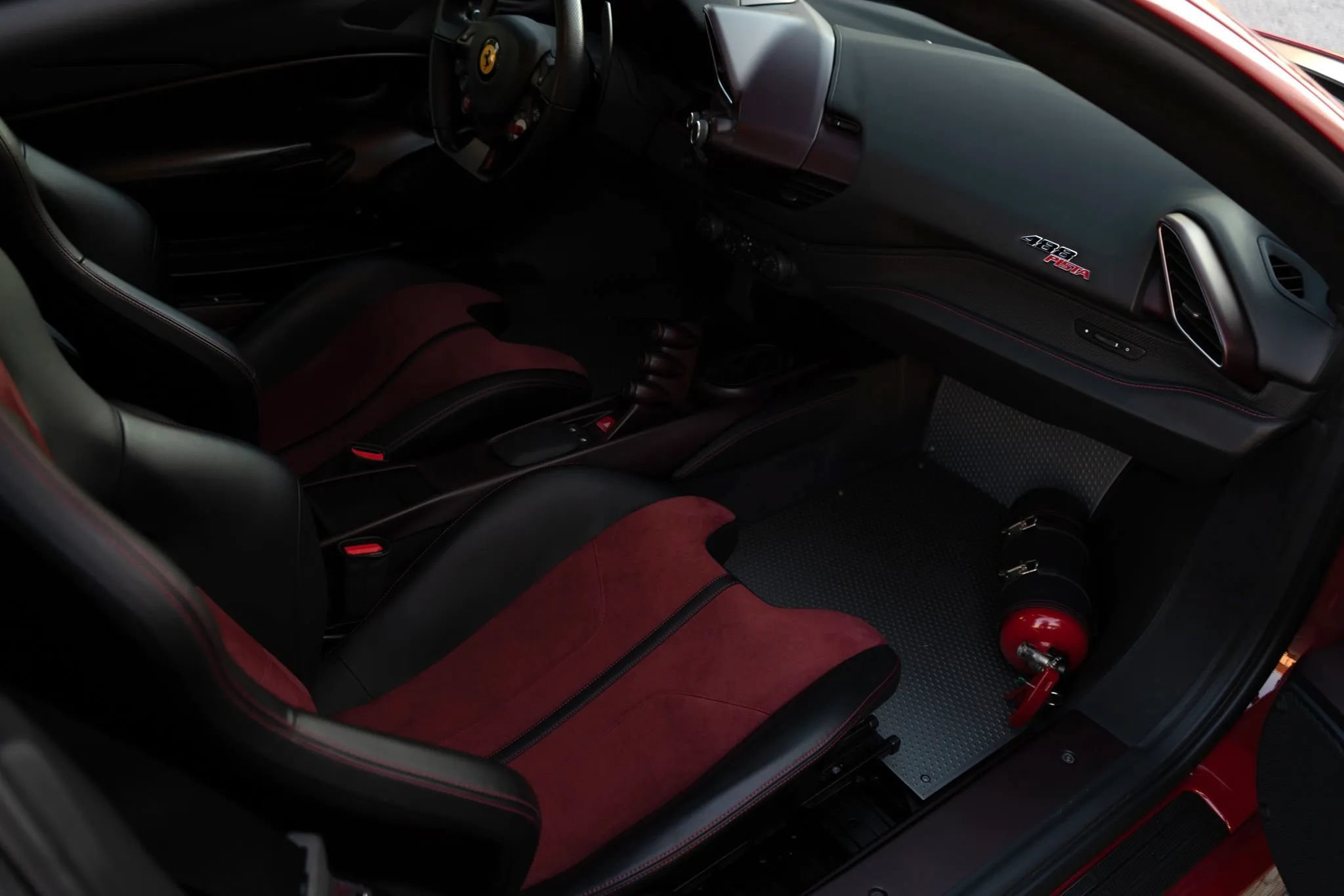 Used 2020 Ferrari 488 Pista Coupe RWD image 40