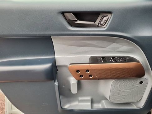 Used 2022 Ford Maverick Lariat w/ Lariat Luxury Package image 22