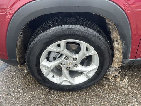 Used 2025 Chevrolet Trax LS w/ LS Convenience Package image 10