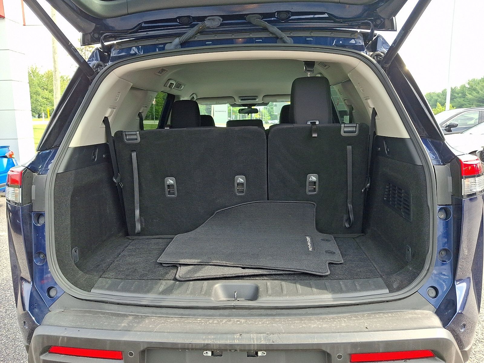 Certified 2025 Nissan Pathfinder SV AWD/4WD image 29