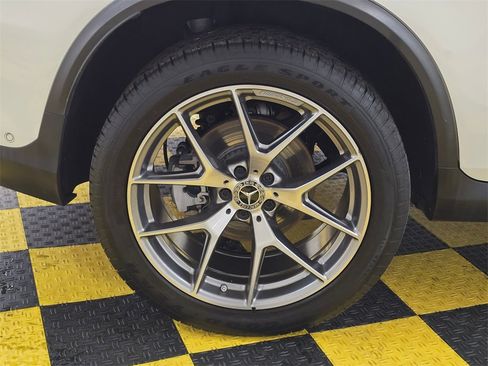 Used 2021 Mercedes-Benz GLC 300 4MATIC w/ AMG Line image 9