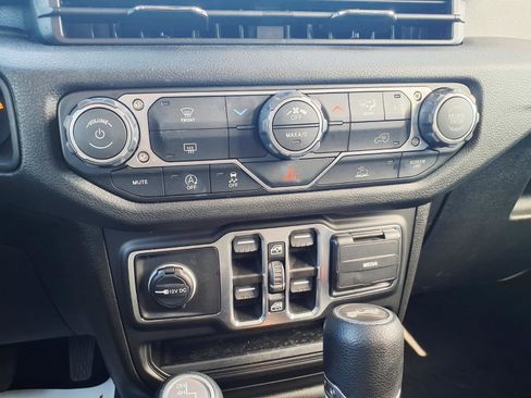 Used 2026 Jeep Wrangler Sport image 23