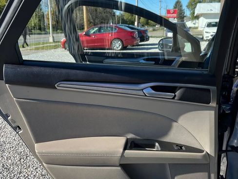 Used 2019 Ford Fusion SE image 14