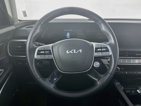 Used 2025 Kia Telluride S FWD image 18