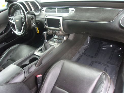 Used 2014 Chevrolet Camaro SS RWD image 11