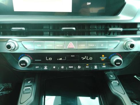 Used 2025 Kia Telluride S AWD/4WD image 48