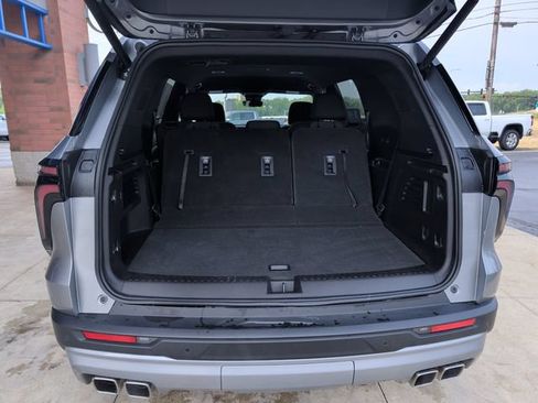 Used 2024 Chevrolet Traverse LT w/ LPO, Floor Liner Package AWD/4WD image 21