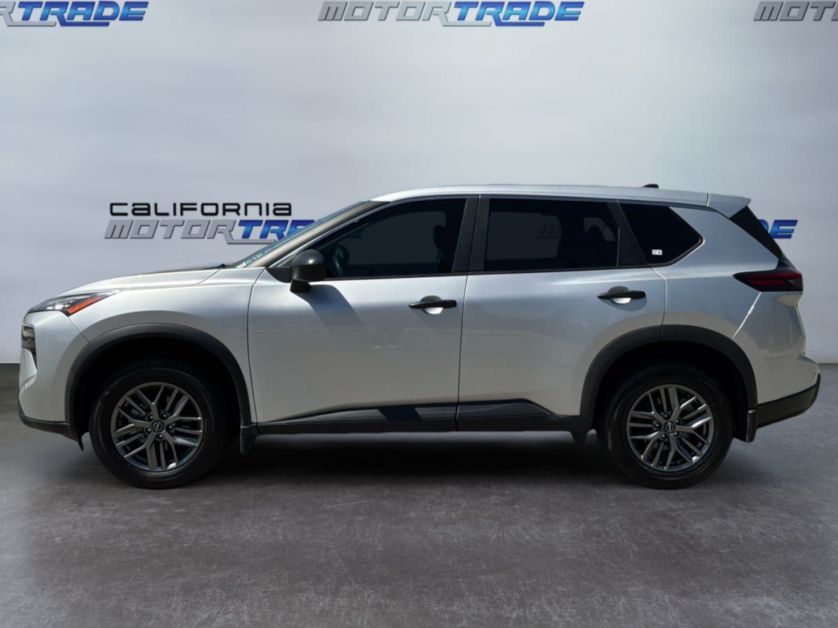 Used 2025 Nissan Rogue S FWD image 8
